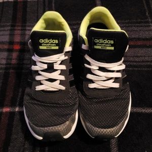 Sneakers adidas (little kids) size 3